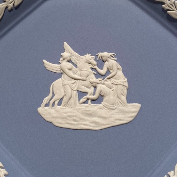 Wedgwood Blue Jasperware Octagonal Plate with White Motif - Muses with Pegasus - Picture 3 of 5